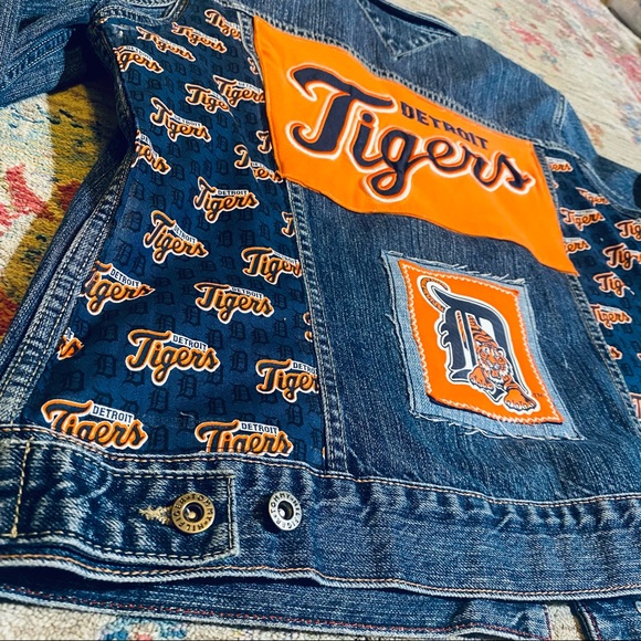 Detroit Tigers Jean Jacket - Picture 2 of 11